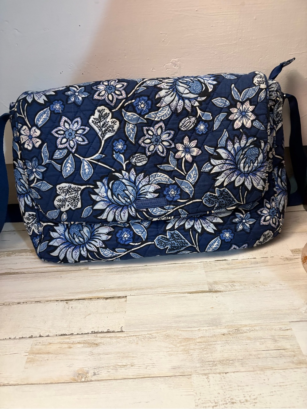 Vera Bradley Navy Blue Floral Quilted Laptop Messenger Retired Pattern